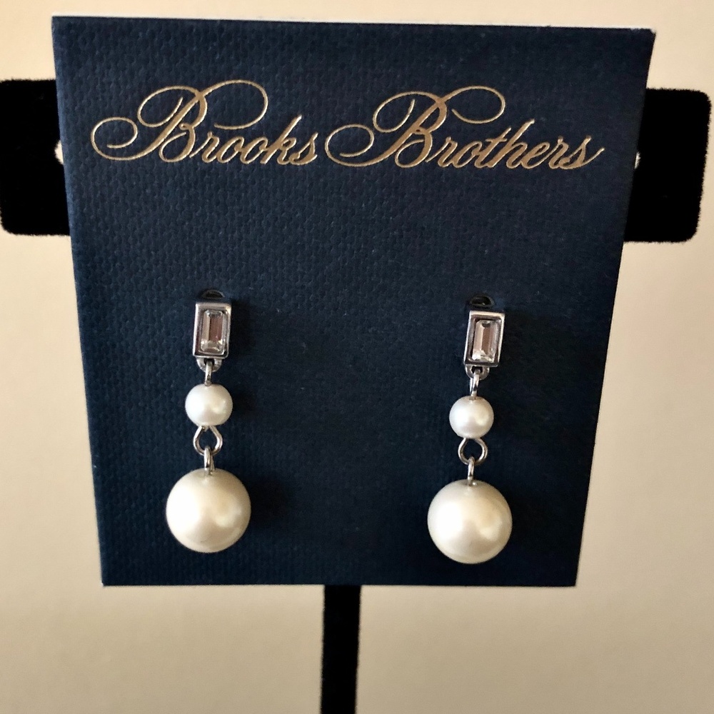Brooks Brothers Sterling Silver & Pearl earrings, new with box!